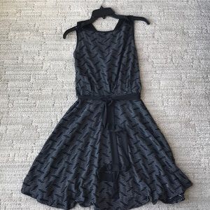 Black and white swing sleeveless dress, XS